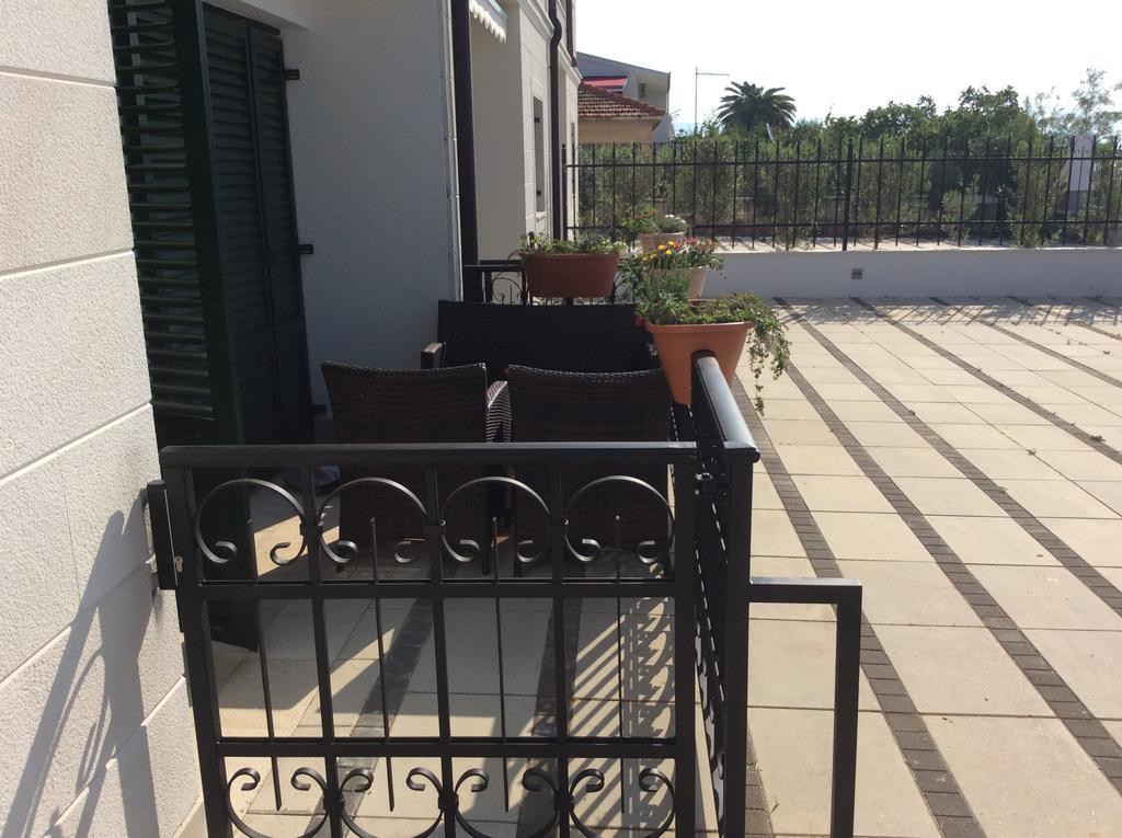 Apartments Svjetlana Трогир Экстерьер фото