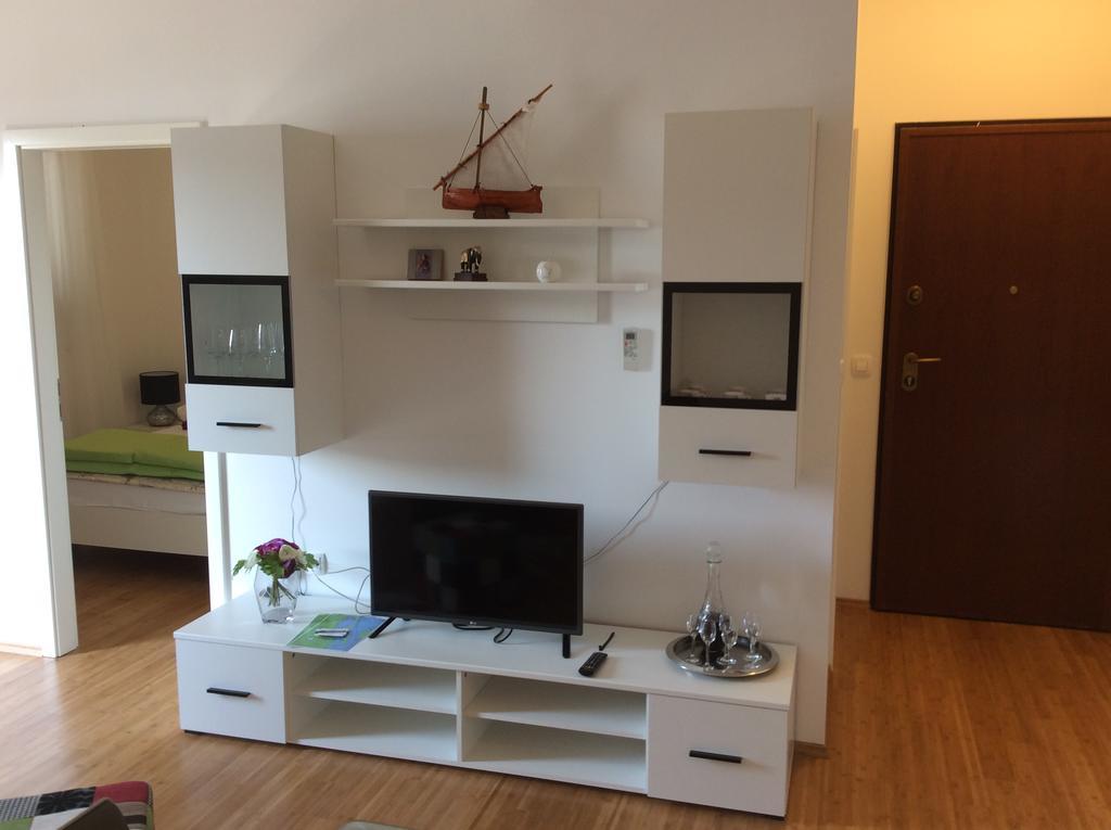 Apartments Svjetlana Трогир Экстерьер фото