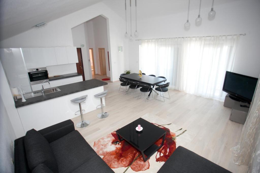 Apartments Svjetlana Трогир Номер фото