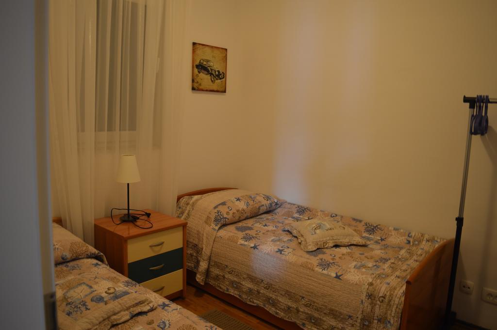 Apartments Svjetlana Трогир Экстерьер фото