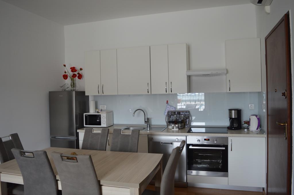 Apartments Svjetlana Трогир Экстерьер фото